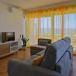 아파트 Zenith Suite, Air-conditioning, Parking And 팔라바 레 플로