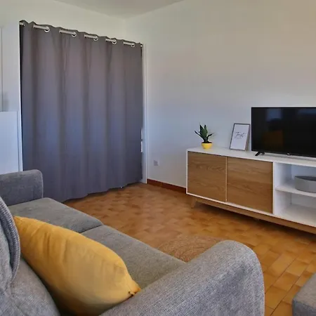 Zenith Suite, Air-conditioning, Parking And Apartman *